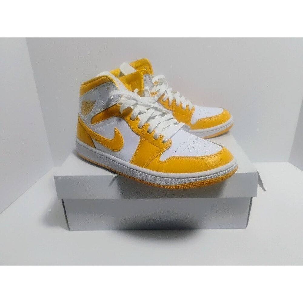 NIKE AIR JORDAN MID UNIVERSITY GOLD WHITE WOMENS SIZE 10.5 PREOWNED